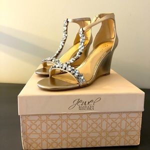 Jewel Badgley Mischka Rose Gold Wedges